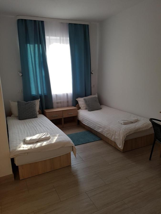 Hostel Mleczna - Metro Zacisze Warsaw Exterior photo