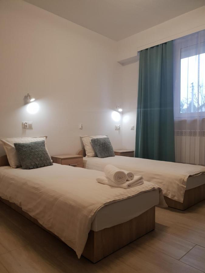 Hostel Mleczna - Metro Zacisze Warsaw Exterior photo